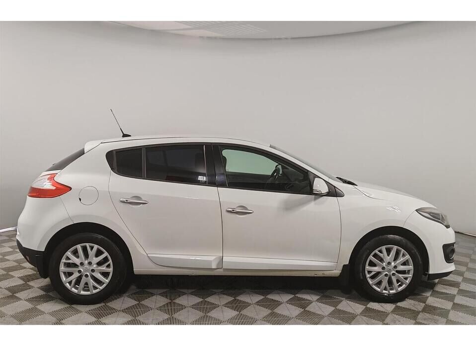 Renault Megane 1.6 CVT (114 л.с.)