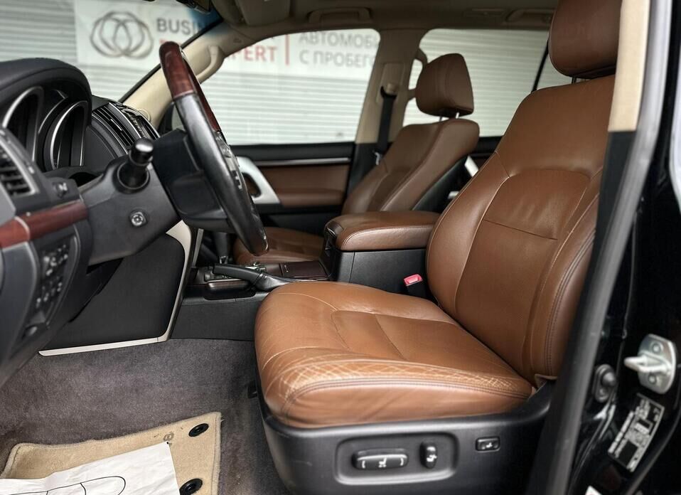 Toyota Land Cruiser, 200 Series Рестайлинг 1 4.5d AT (235 л.с.) 4WD