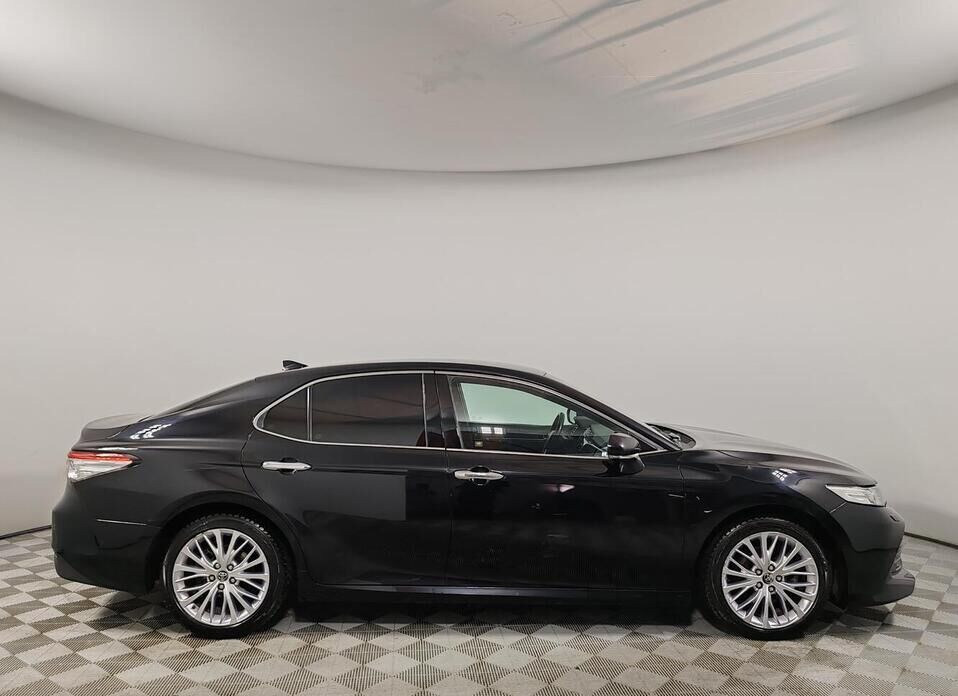 Toyota Camry, VIII (XV70) 2.5 AT (181 л.с.)