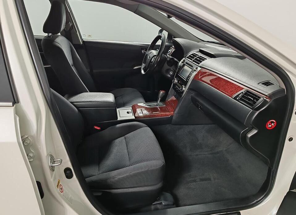 Toyota Camry, VII (XV50) 2.5 AT (181 л.с.)