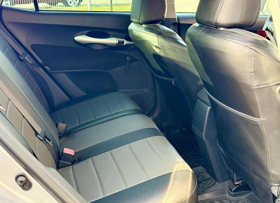 Toyota Auris, I Рестайлинг 1.6 MT (132 л.с.)