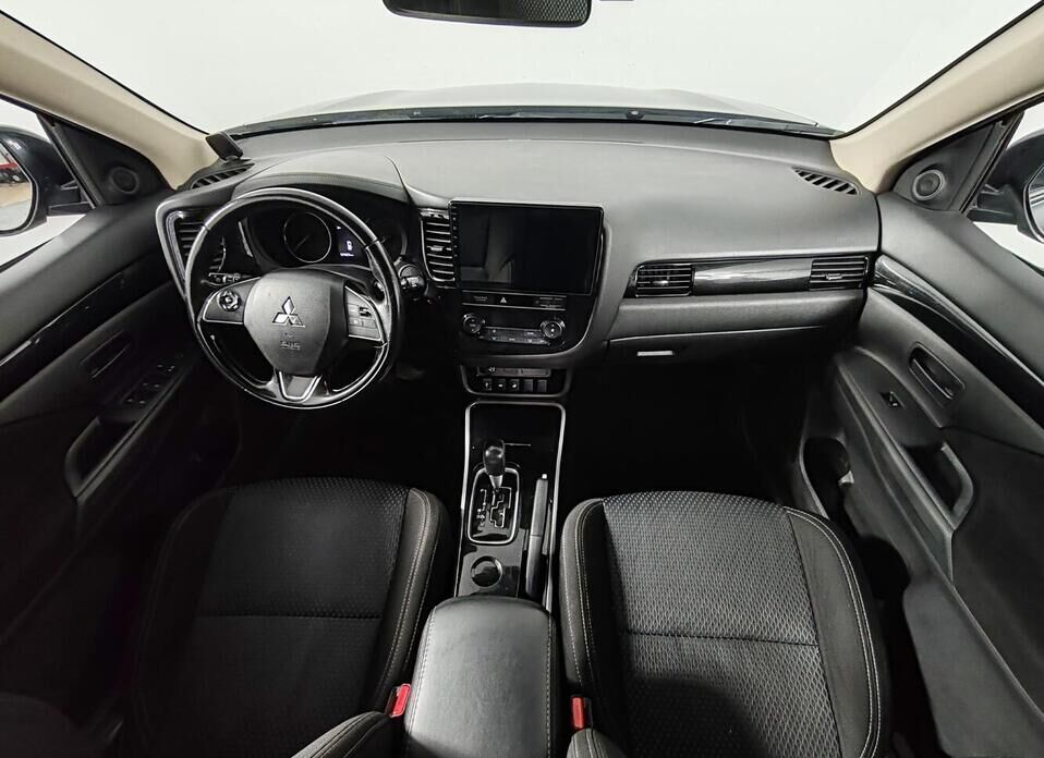 Mitsubishi Outlander, III Рестайлинг 3 2.0 CVT (146 л.с.)