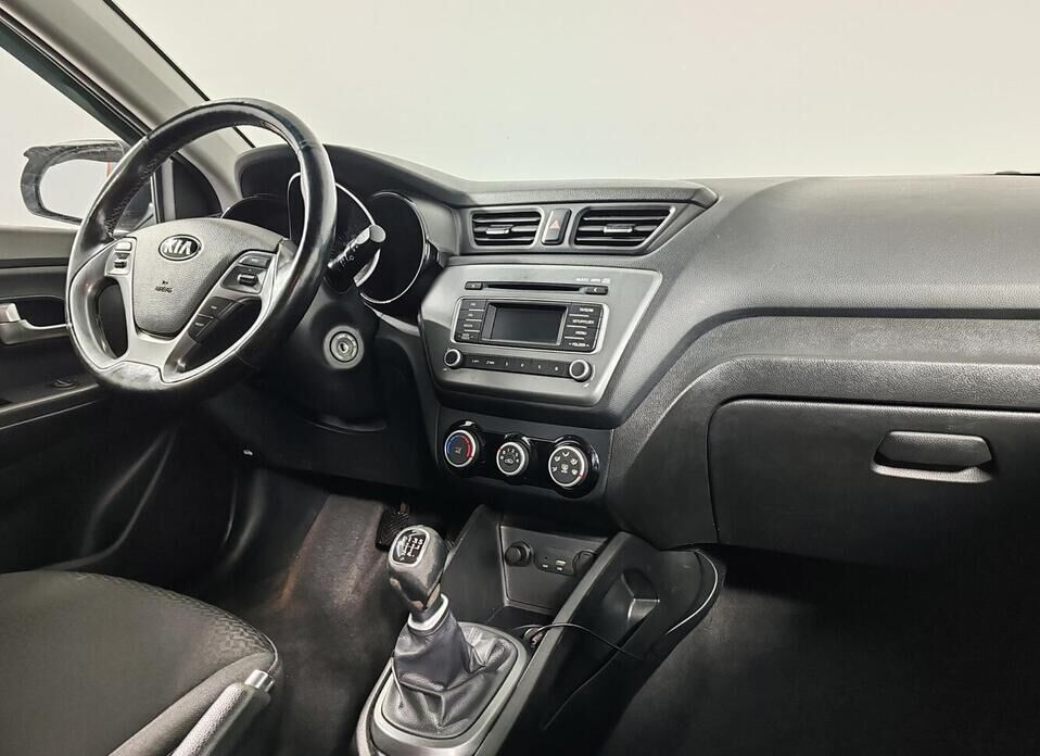 Kia Rio, III Рестайлинг 1.4 MT (107 л.с.)