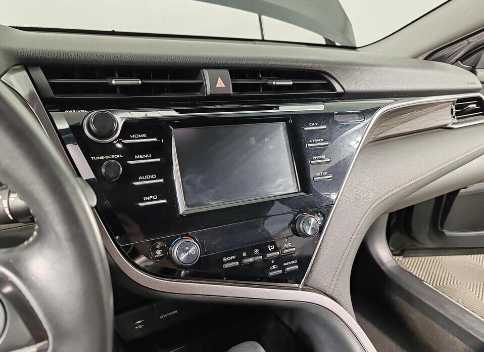 Toyota Camry, VIII (XV70) 2.5 AT (181 л.с.)