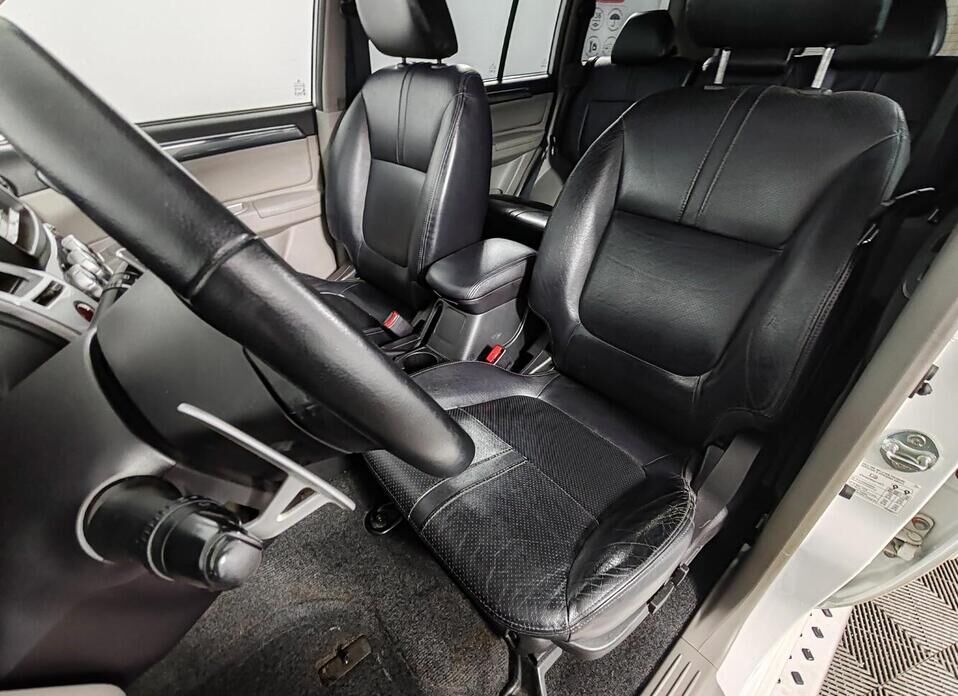 Mitsubishi Pajero Sport, II Рестайлинг 2.5d AT (178 л.с.) 4WD