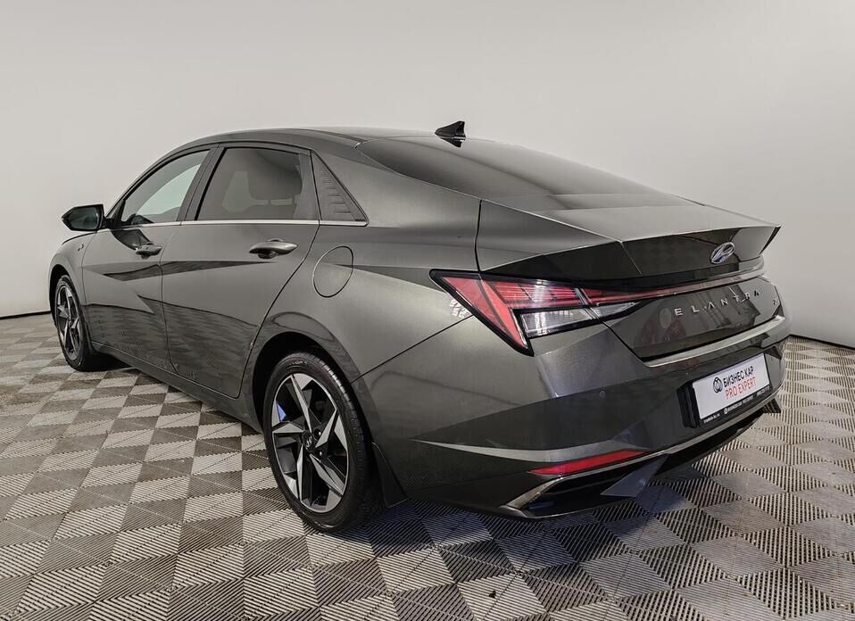 Hyundai Elantra 2.0 AT (150 л.с.)