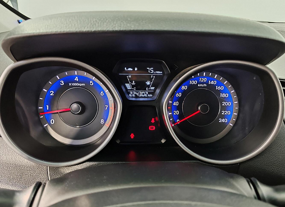Hyundai Elantra, V (MD) Рестайлинг 1.6 MT (132 л.с.)