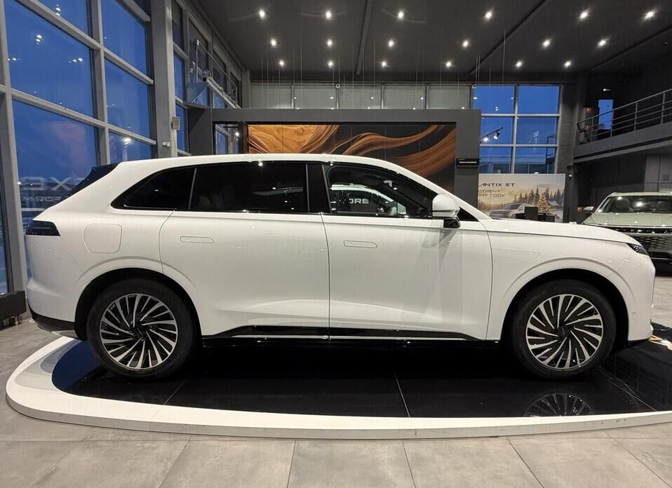 EXEED Exlantix ET 1.5hyb AT (469 л.с.) 4WD