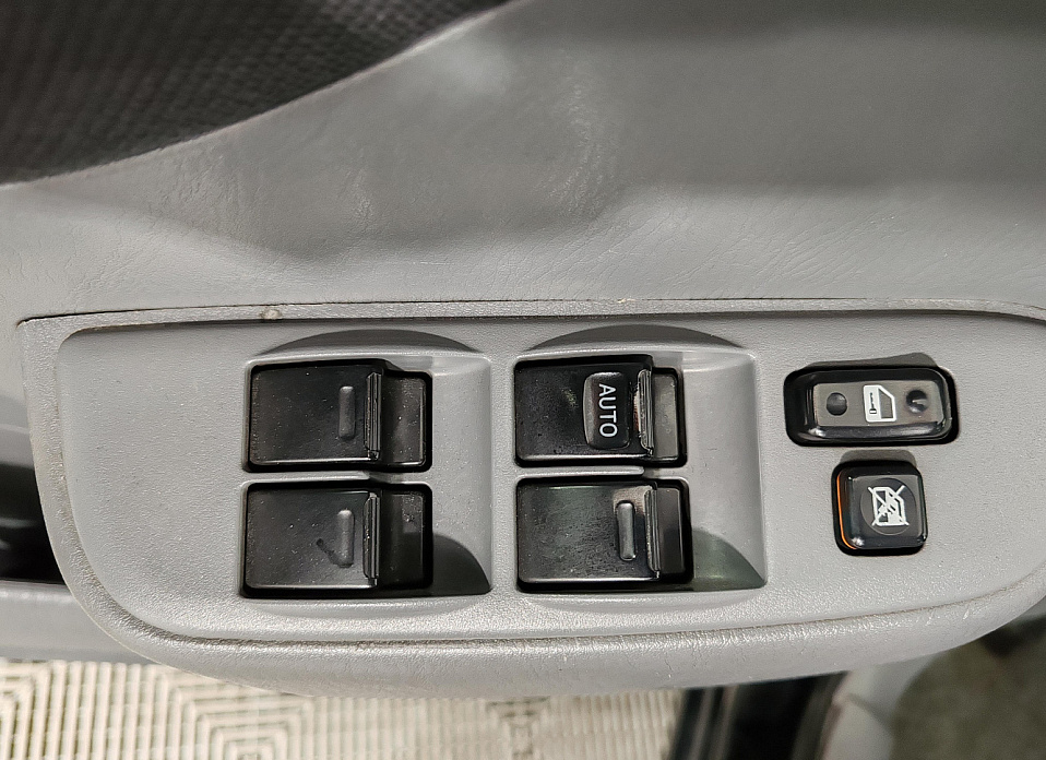 Toyota RAV4, II (XA20) 2.0 AT (150 л.с.) 4WD