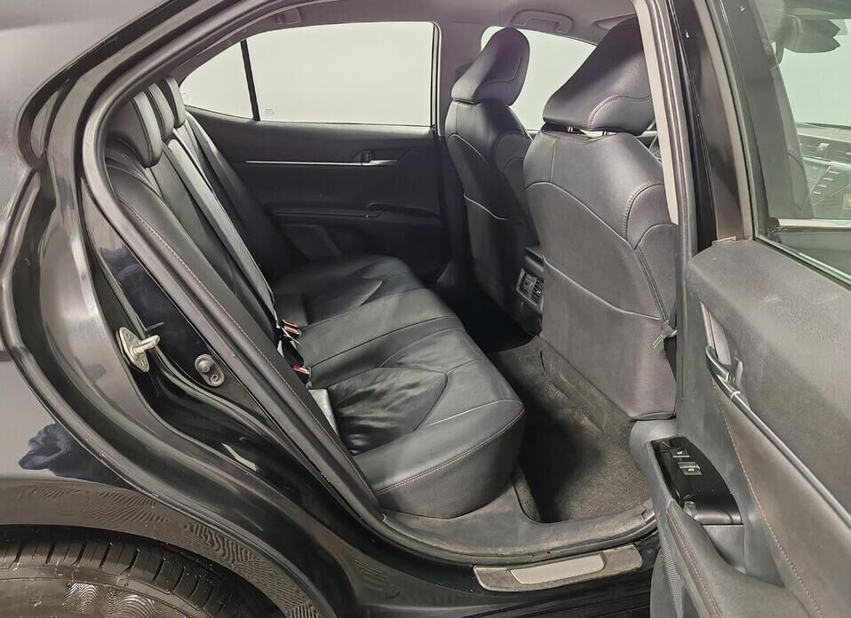 Toyota Camry, VIII (XV70) 2.5 AT (181 л.с.)