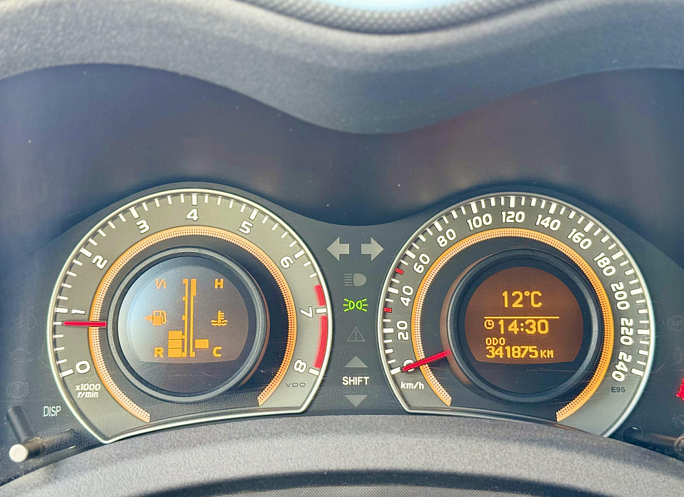 Toyota Auris, I Рестайлинг 1.6 MT (132 л.с.)