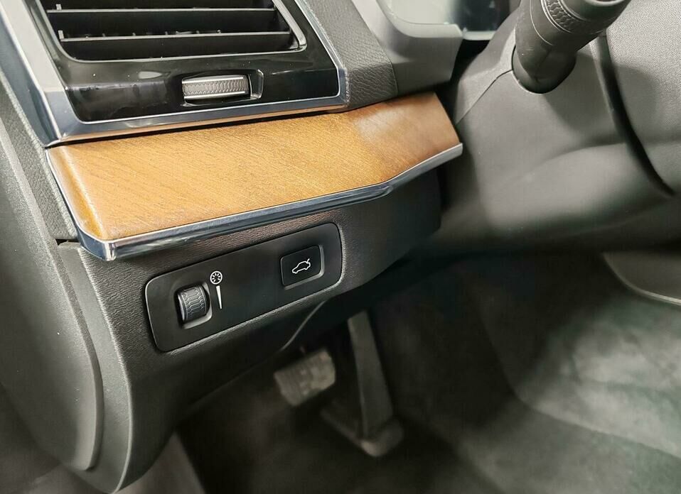 Volvo XC90 2.0d AT (235 л.с.) 4WD