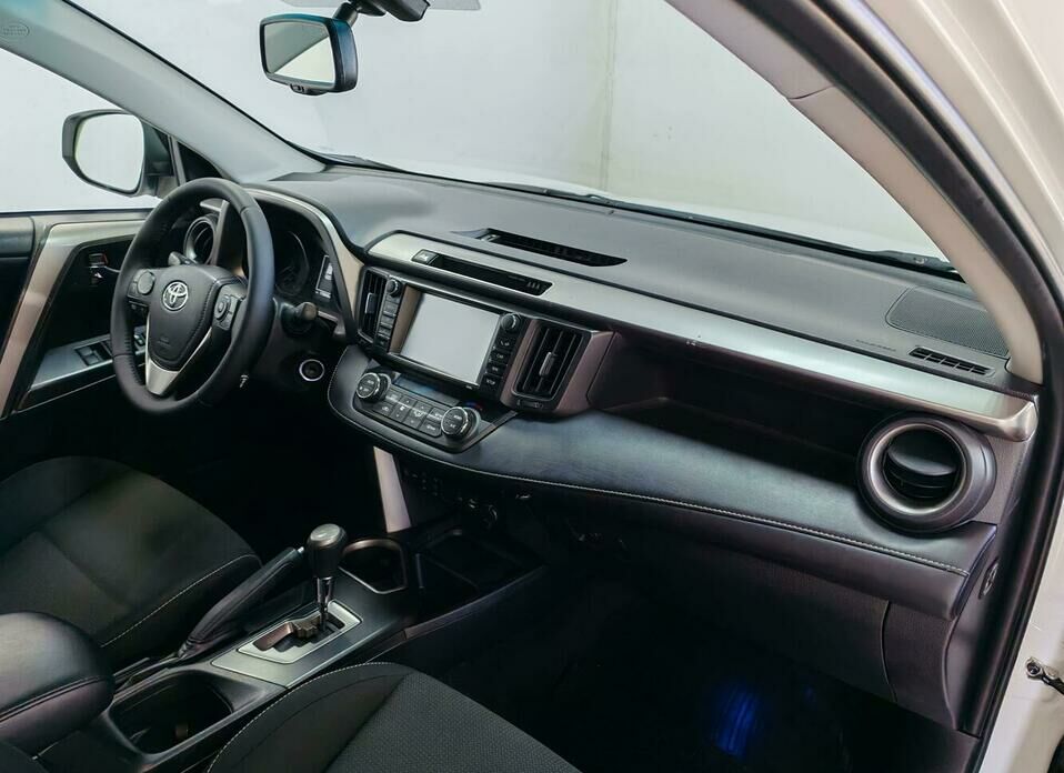 Toyota RAV4 2.0 CVT (146 л.с.)