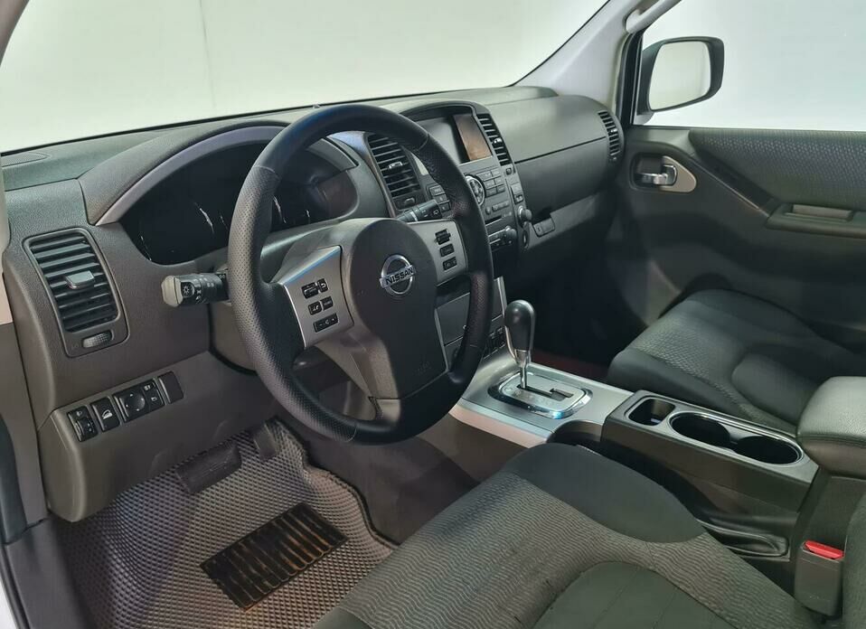 Nissan Pathfinder 2.5d AT (190 л.с.) 4WD