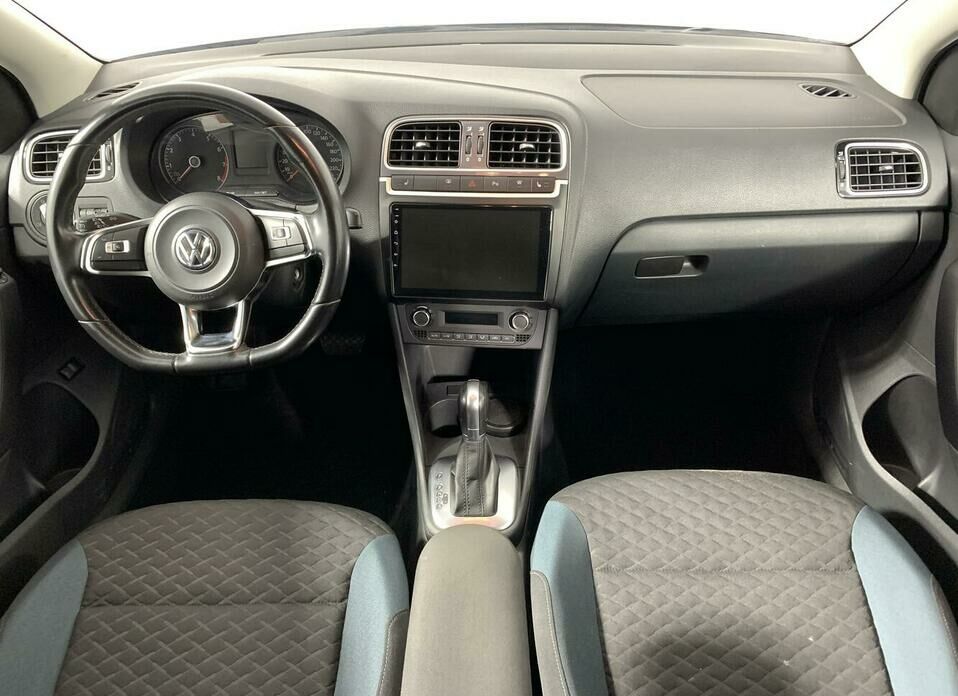 Volkswagen Polo 1.6 AT (110 л.с.)