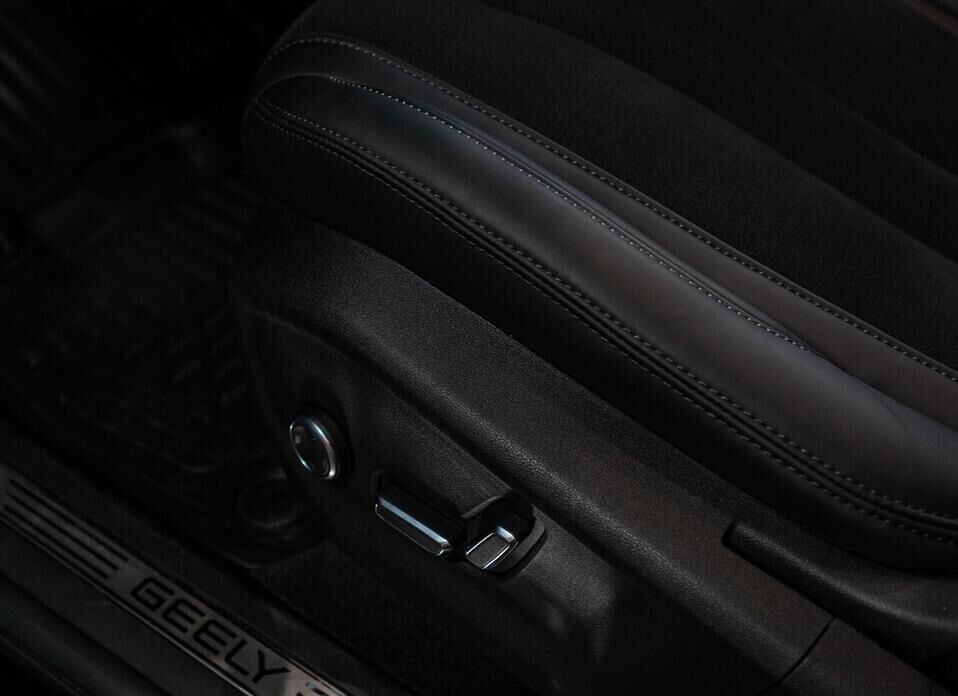 Geely Monjaro 2.0 AT (238 л.с.) 4WD