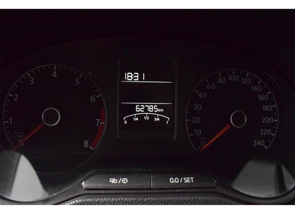 Volkswagen Polo, V Рестайлинг 1.6 AT (110 л.с.)