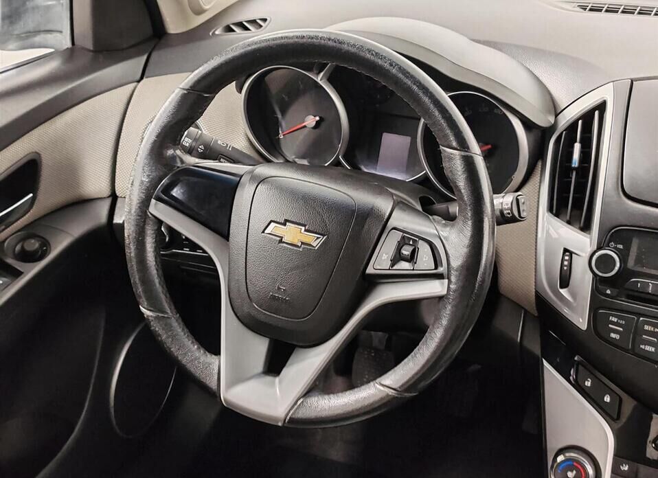 Chevrolet Cruze, I Рестайлинг 1.6 MT (109 л.с.)