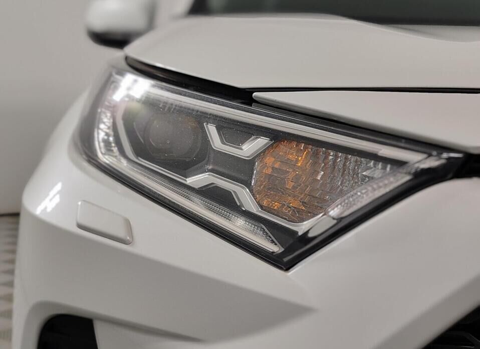 Toyota RAV4 2.5 AT (199 л.с.) 4WD