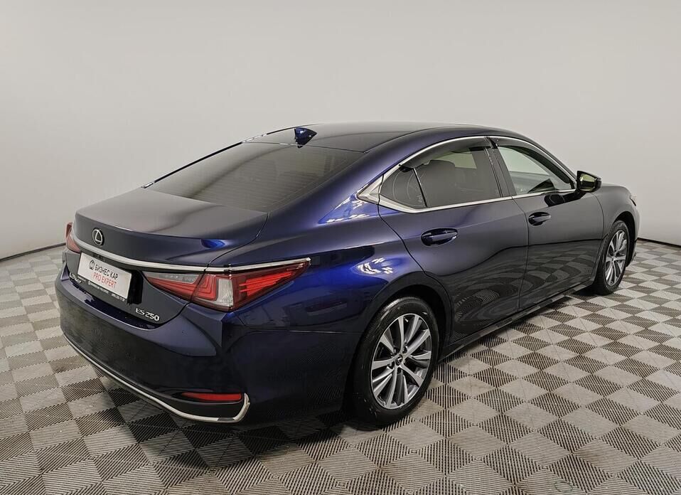 Lexus ES 250 2.5 AT (200 л.с.)