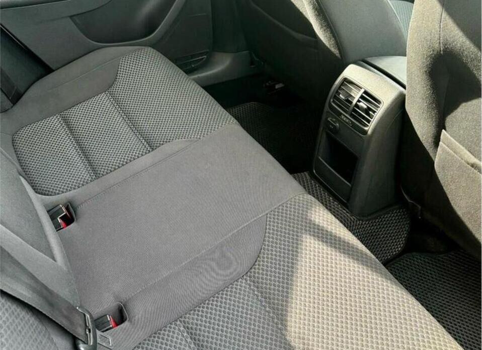 Volkswagen Jetta, VI 1.4 MT (122 л.с.)