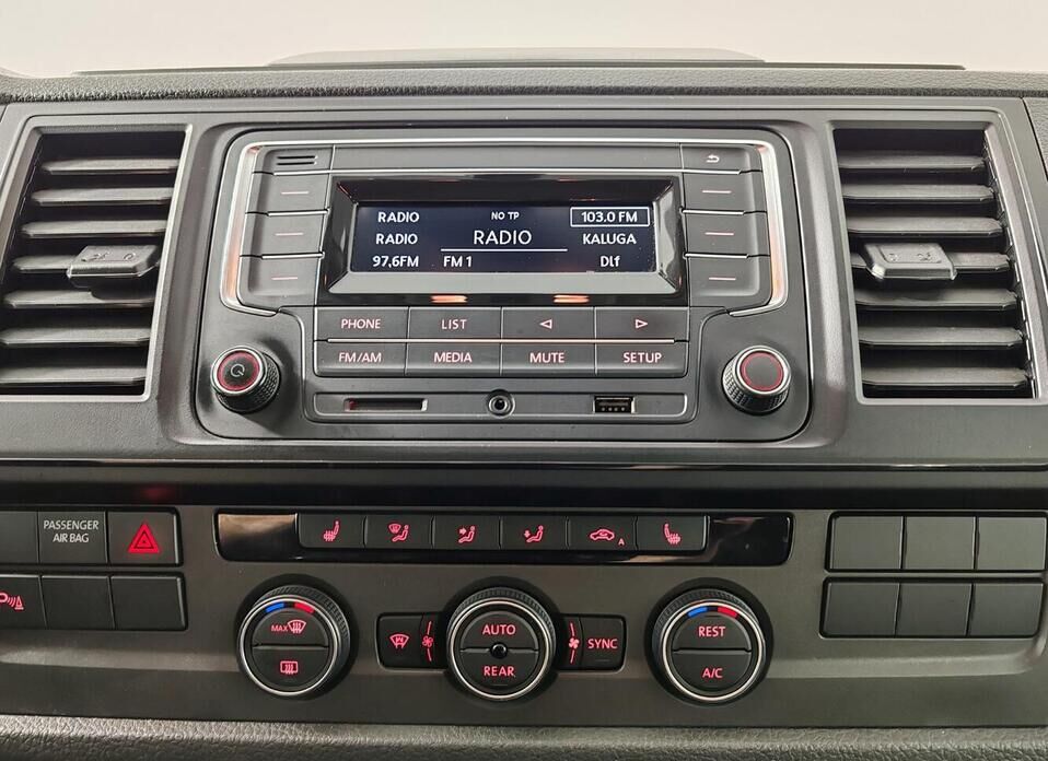 Volkswagen Caravelle 2.0d MT (102 л.с.)