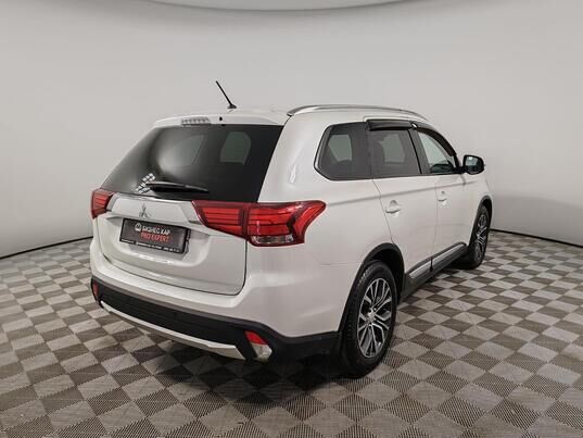 Mitsubishi Outlander, 2016&nbsp;г., 176&nbsp;266&nbsp;км
