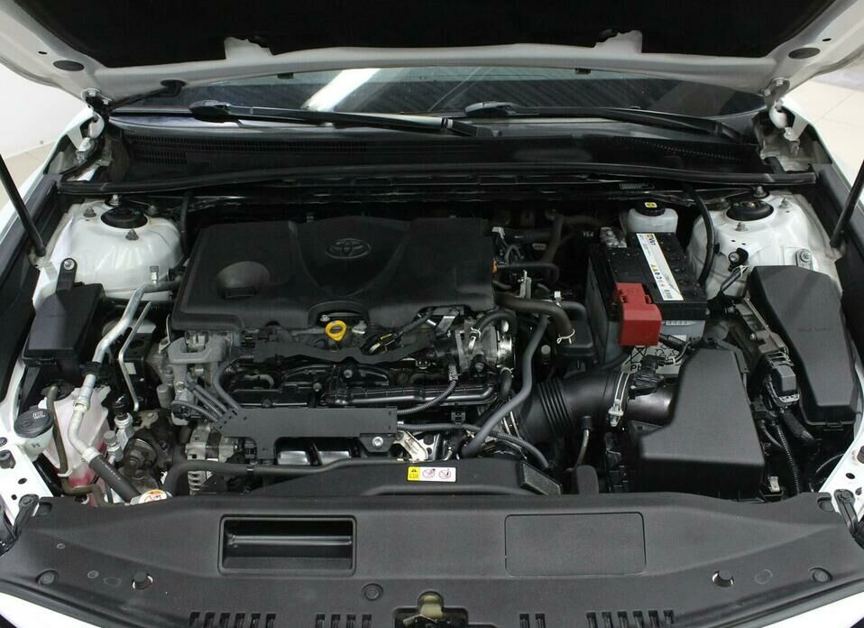 Toyota Camry 2.5 AT (200 л.с.)