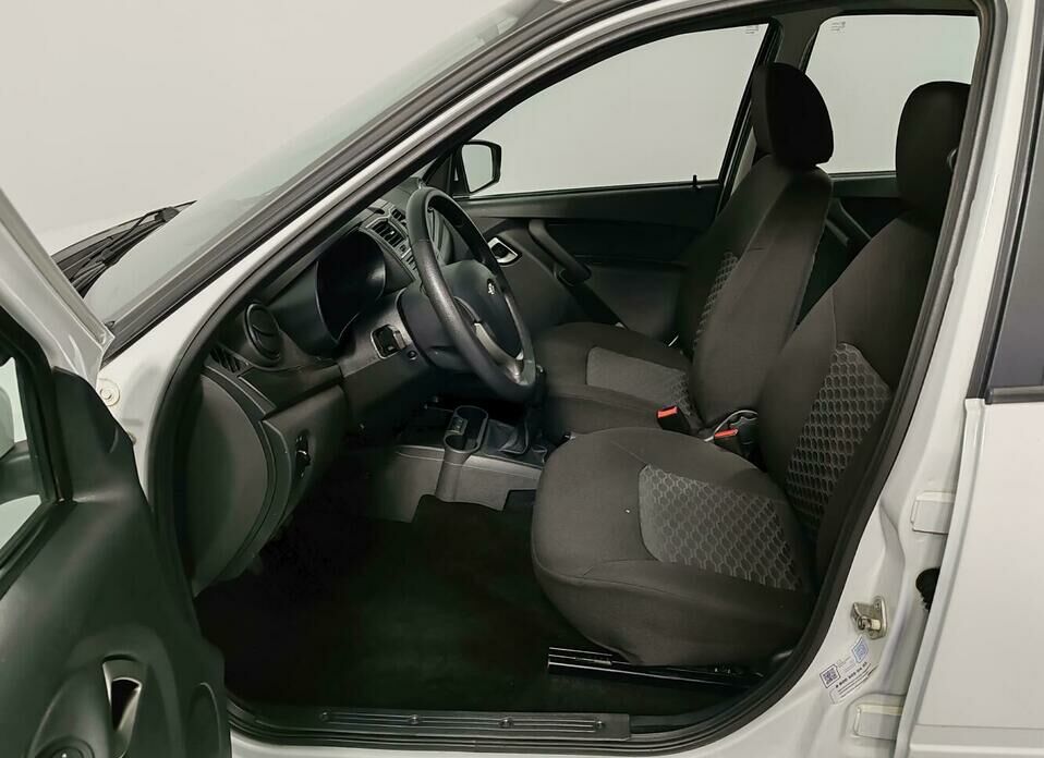 LADA (ВАЗ) Granta 1.6 MT (90 л.с.)