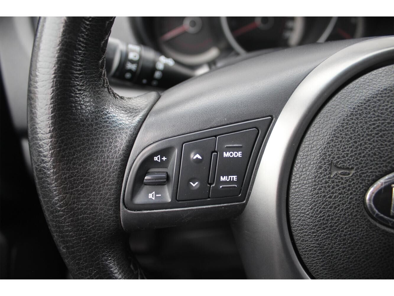 Kia Cerato, II 4-speed 1.6 AT (126 л.с.)