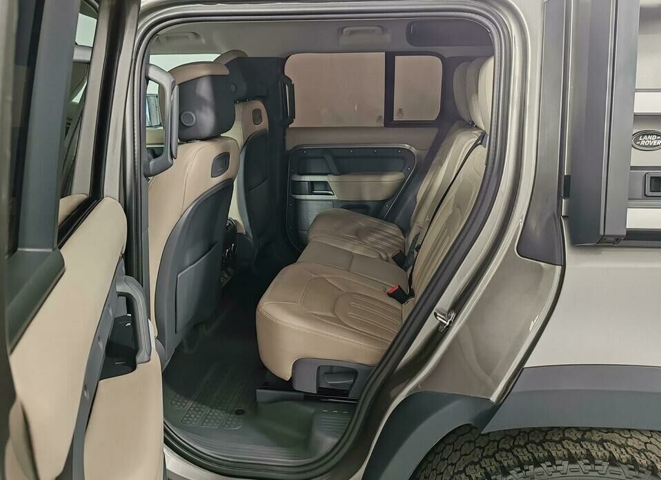 Land Rover Defender 110 2.0d AT (200 л.с.) 4WD