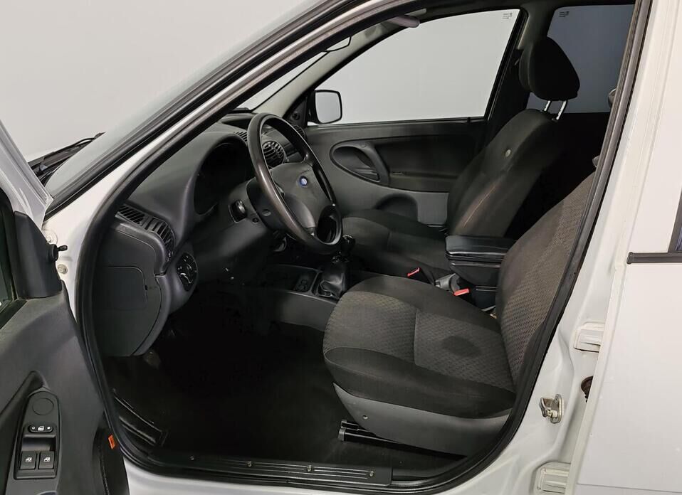 LADA (ВАЗ) Kalina, I 1.6 MT (84 л.с.)