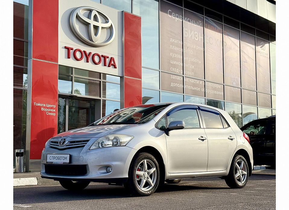Toyota Auris, I Рестайлинг 1.6 MT (132 л.с.)