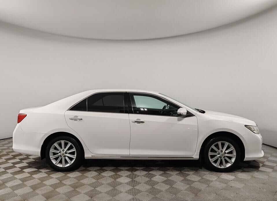 Toyota Camry, VII (XV50) 2.5 AT (181 л.с.)