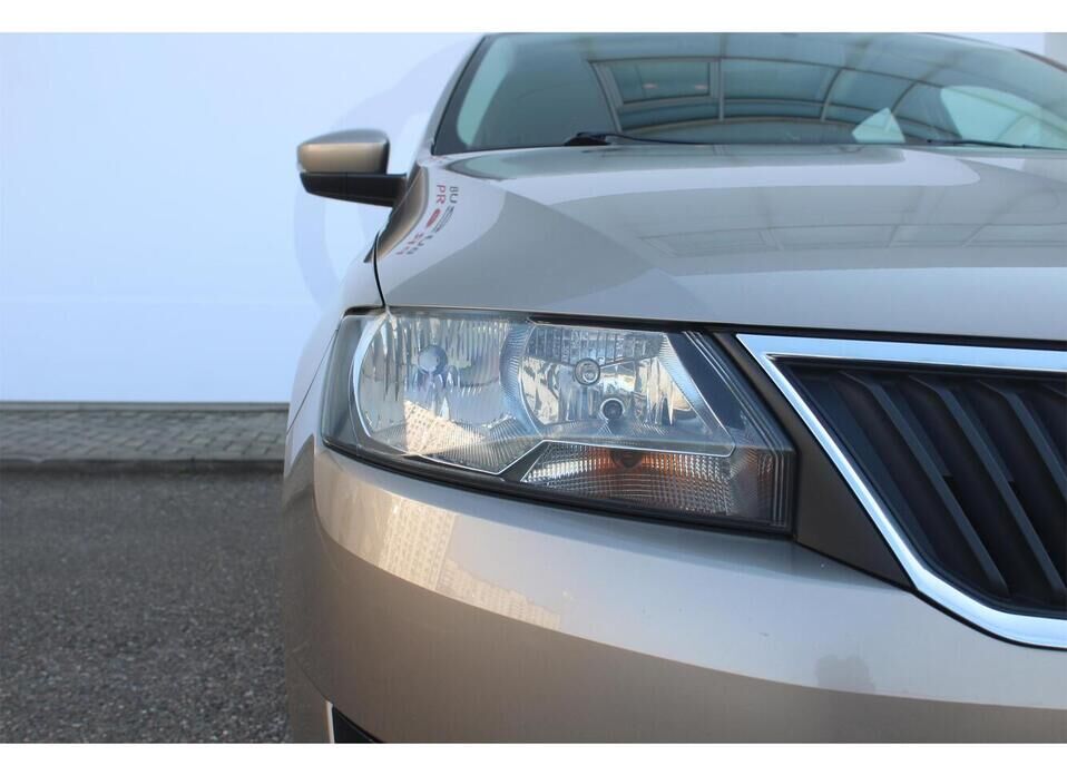 Skoda Rapid 1.6 AT (110 л.с.)
