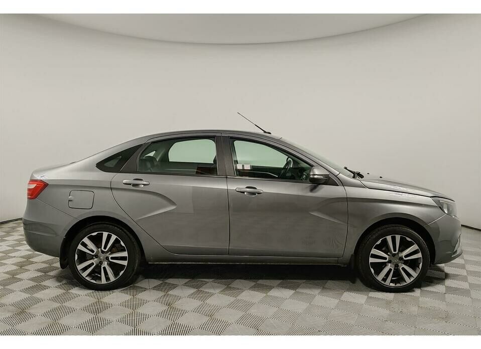LADA (ВАЗ) Vesta 1.6 MT (106 л.с.)