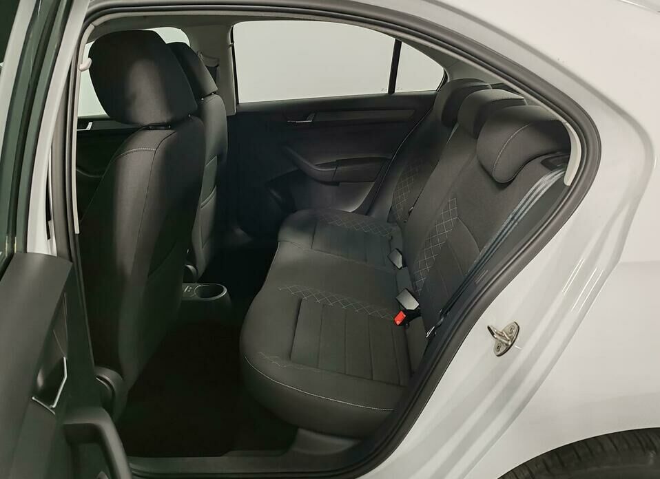 Skoda Rapid 1.6 AT (110 л.с.)