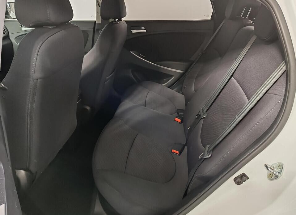 Hyundai Solaris, I Рестайлинг 1.6 AT (123 л.с.)