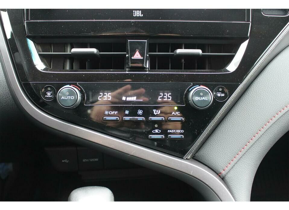 Toyota Camry 2.5 AT (200 л.с.)