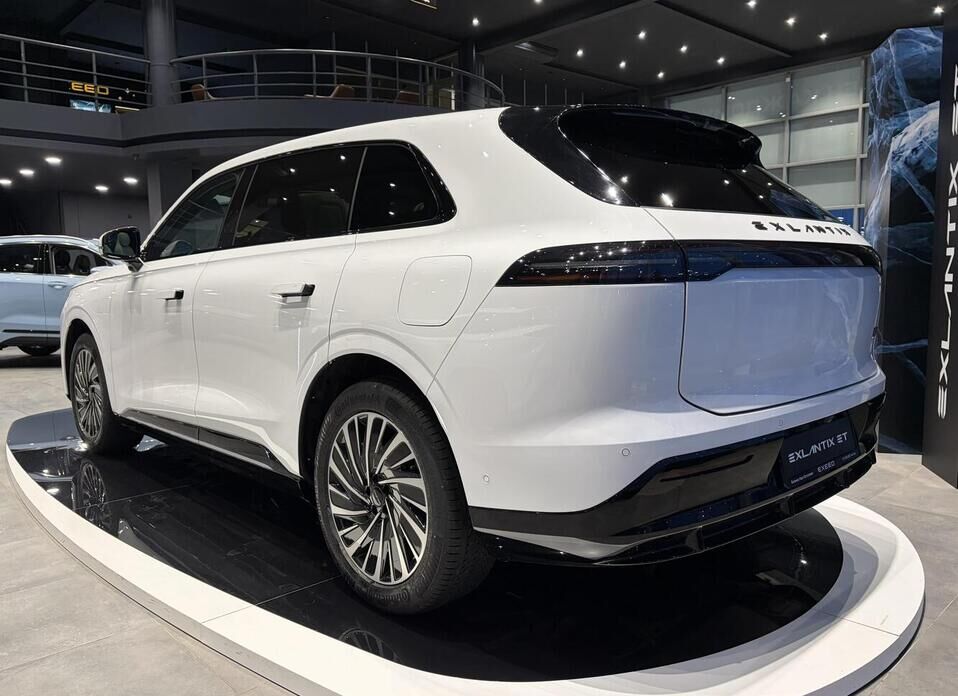 EXEED Exlantix ET 1.5hyb AT (469 л.с.) 4WD