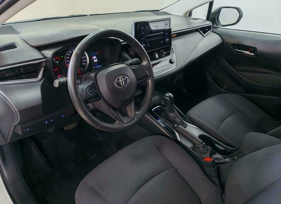Toyota Corolla 1.6 CVT (122 л.с.)