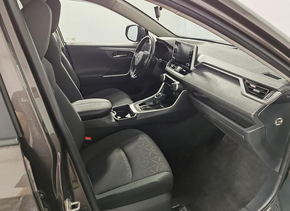 Toyota RAV4 2.5 AT (199 л.с.) 4WD