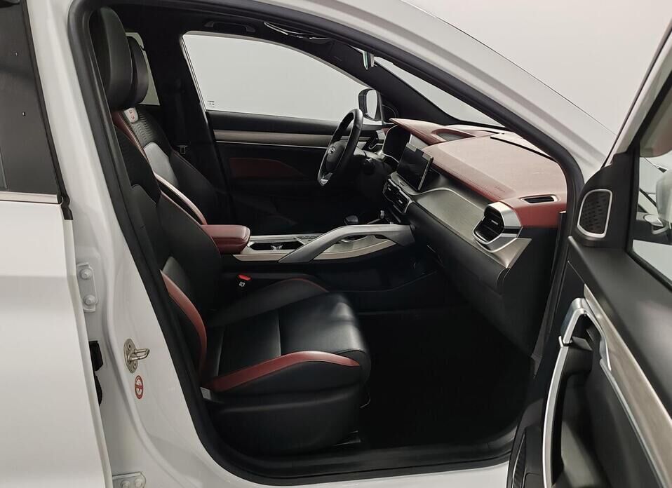 Geely Coolray, I 1.5 AMT (150 л.с.)