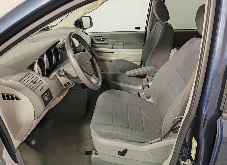 Dodge Caravan Grand 3.3 AT (173 л.с.)