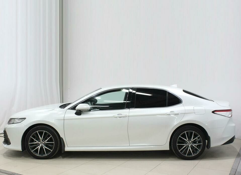 Toyota Camry 2.5 AT (200 л.с.)