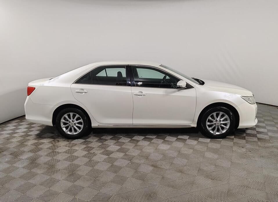 Toyota Camry, VII (XV50) 2.5 AT (181 л.с.)