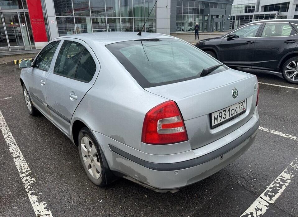 Skoda Octavia, II (A5) 1.6 MT (102 л.с.)