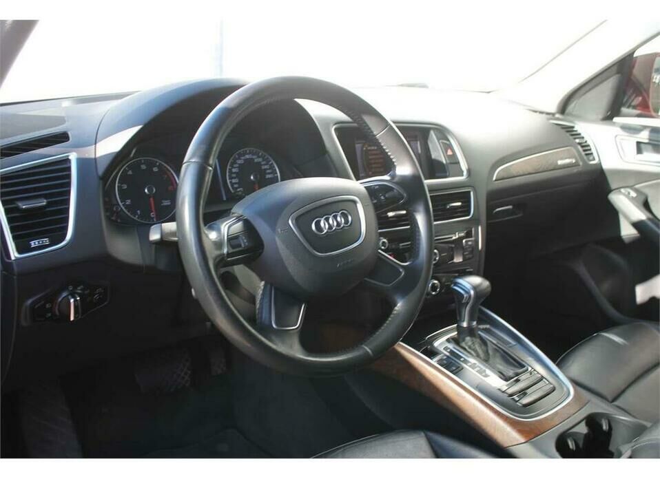 Audi Q5 2.0 AT (225 л.с.) 4WD