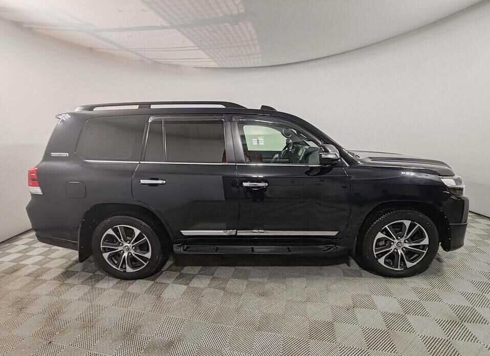 Toyota Land Cruiser, 200 Series Рестайлинг 2 4.5d AT (249 л.с.) 4WD