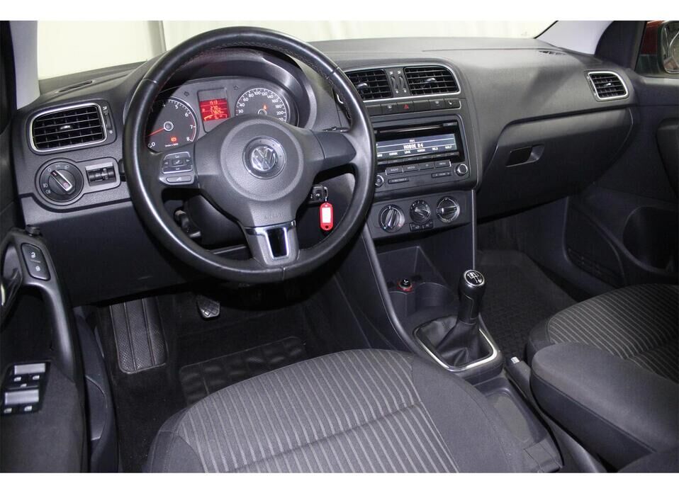Volkswagen Polo, V 1.6 MT (105 л.с.)